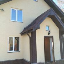 Готовые окна из профиля Veka Proline 70 мм на фасаде дома Готовые окна из профиля Veka Proline 70 мм на фасаде дома